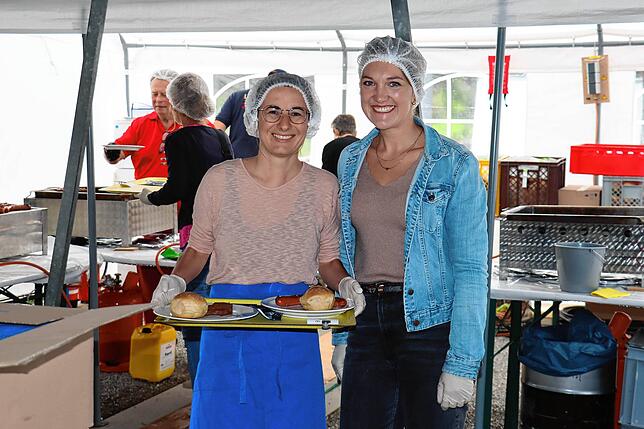 Bild 9: Zahlreiche Besucher beim Dorffest in Stahringen