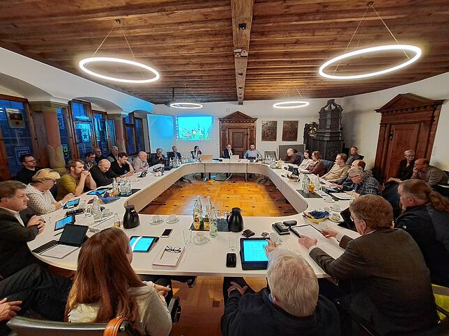 Traditionell schließt die städtische Haushaltsplanung im Gemeinderat mit den Reden des Bürgermeisters und der Fraktionssprecher. In ...