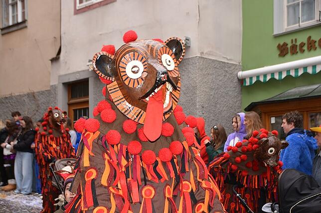 Bild 11: Meersburg im Fasnetsfieber: 1.800 Hästräger ziehen durch die Altstadt – Bilder!