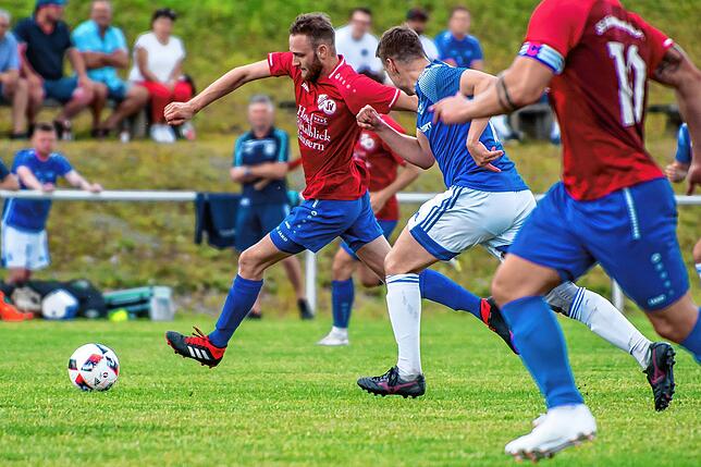 Bild 7: SG Höchenschwand/Häusern gewinnt gegen SV Stühlingen mit 2:1 – und wir haben Bilder!
