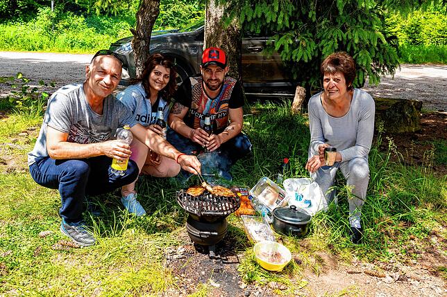 Bild 5: Viele Villinger genießen das lange Pfingswochenende im Freien