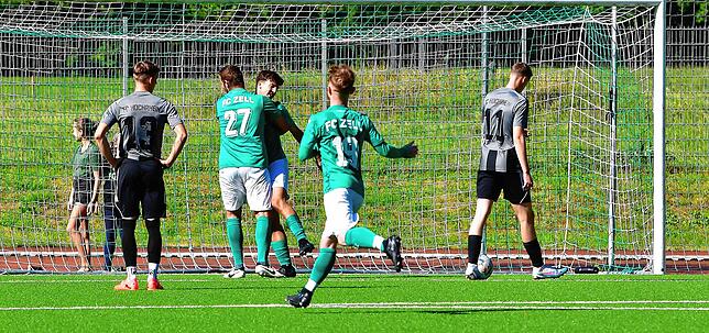 Bild 33: FC Zell besiegt den FC Hochrhein mit 3:0 – und wir haben Bilder!
