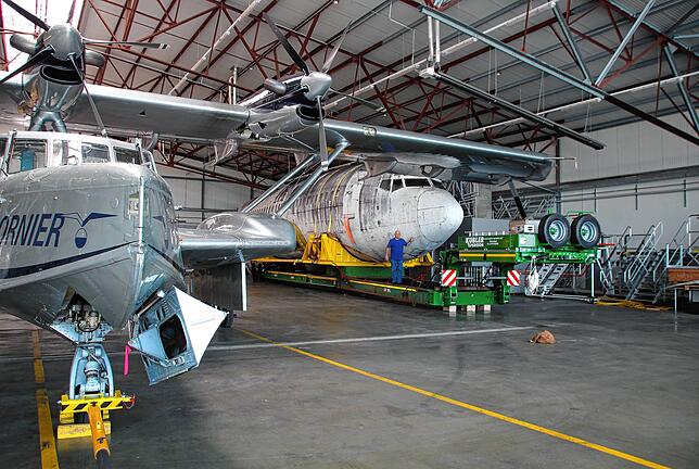 Nun steht die Landshut in einem Hangar am Flughafen.