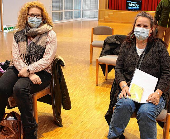 Marianne Dippel und Andrea Bolz (von links) sind Erzieherinnen und wollen durch ihre Impfungen die Kinder, deren Familien und auch die ...