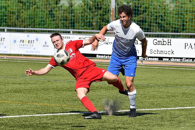 Bild 31: FC RW Weilheim rettet sich dank eines 11:2-Sieges gegen die Spvgg. Brennet-Öflingen &ndash; und wir haben Bilder!