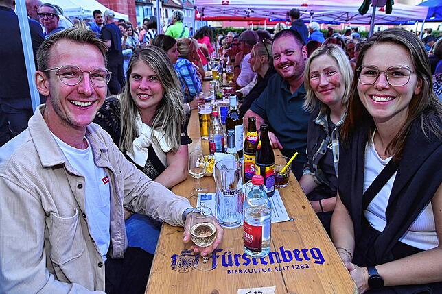 Bild 24: Die Narrozunft erwies sich wieder als perfekter Gastgeber beim Sommerfest im Spitalgarten.