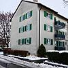 Reif für den Abriss? Eigentümer der Mehrfamilienhäuser im Areal Ekkehardstraße, hier der Blick von der Hebelstraße, ist die ...