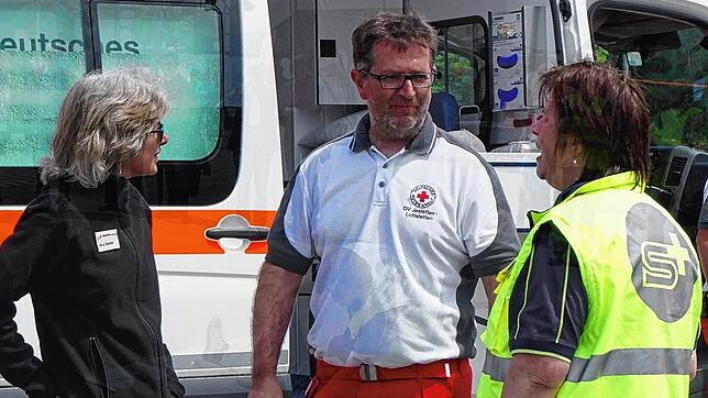 Seit 15 Jahren ist Thomas Wipf (Mitte) Bereitschaftsleiter beim DRK.