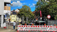 Mitten im Dorf ist in Gottmadingen für Autofahrer kein Durchkommen mehr. Die Sanierung der B34 erfordert vor dem alten Rathaus im ersten ...