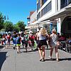 Auf den ersten Blick ist an vielen Orten in Friedrichshafen wie hier an der Seestraße alles wie in jedem Sommer.