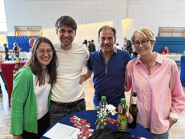 Bild 1: Große Resonanz und strahlende Gesichter bei der Sportlerehrung in Friedrichshafen