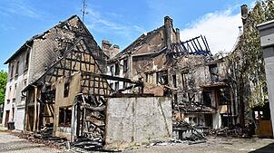 Bild : Großbrand in Villingen: Die Ursachensuche gestaltet sich schwierig