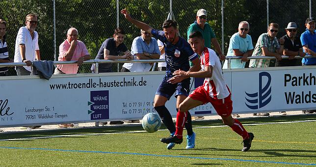 Bild 18: VfB Waldshut bezwingt den FC Tiengen 08 mit 4:0 im Derby &ndash; und wir haben Bilder!