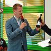 Oberbürgermeister Simon Gröger (links) verabschiedet den bisherigen Ortsvorsteher Bernhard Diehl.