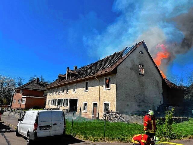 Bild 1: Bauernhaus in Albbruck brennt lichterloh - Bilder des Einsatzes