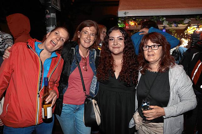Bild 22: Konstanzer Weinfest 2025: Der Stephansplatz ist voll und die Stimmung prima