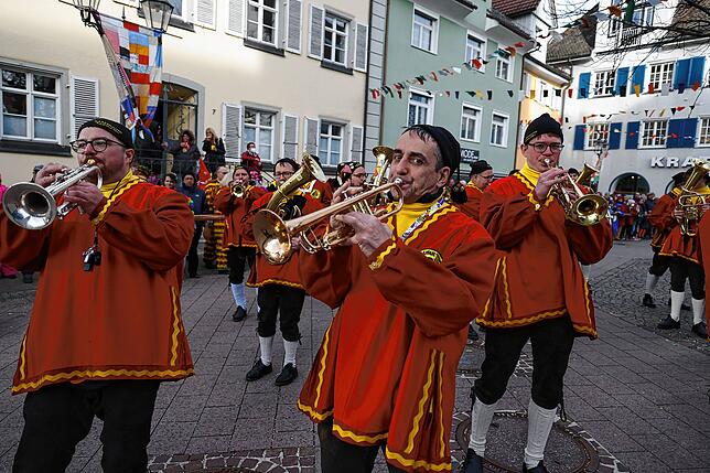 Bild 21: Bilder vom Narrenbaumstellen der Narrizella Ratoldi auf dem Marktplatz