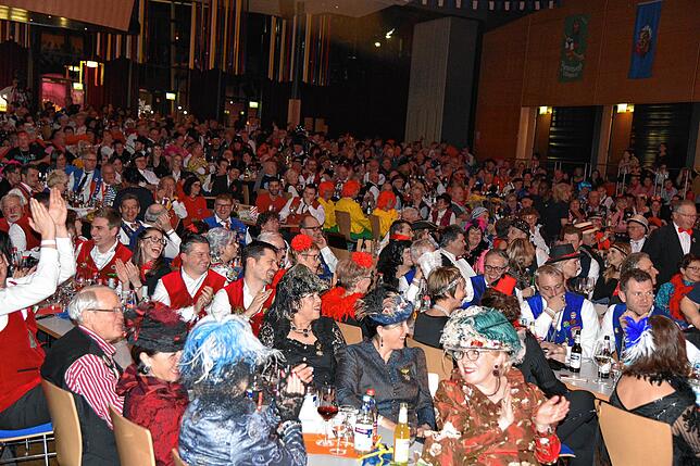 Getränke und Essen am Tisch sind für die Fastnacht 2023 in der Villinger Tonhalle nicht mehr selbstverständlich. Das Ringen um Lösungen ...