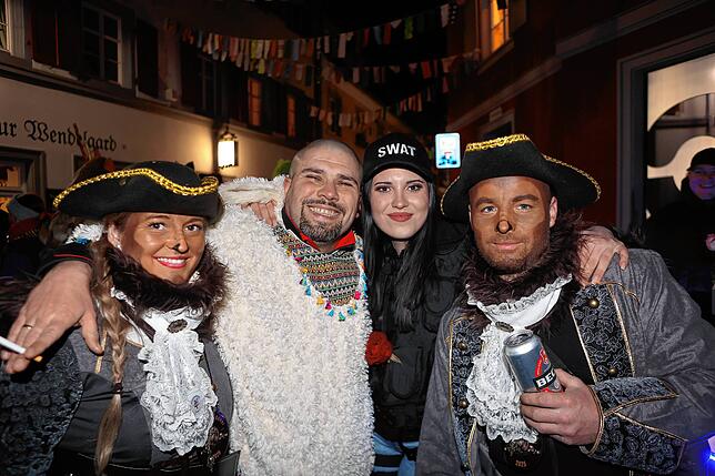 Bild 24: So glückselig wird am Rosenmontag in Konstanz weitergefeiert