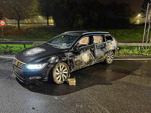 Der Verunfallte musste durch den Rettungsdienst ins Spital gebracht werden.