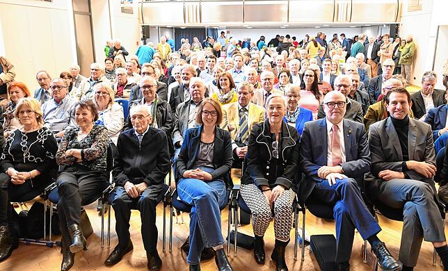 Der Empfang zur Feier des 50-jährigen Jubiläums der Eingemeindungen im vergangenen Jahr: In der ersten Reihe sitzen mit Franz Ziwey ...
