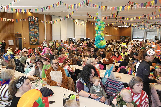 Bild 1: Fasnacht in Oberteuringen: So spektakulär war der Rathaussturm – alle Bilder im Überblick!