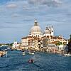 Der Blick von der Ponte dell&lsquo; Accademia Richtung Salute-Kirche ist einer der beliebtesten bei den Besuchern Venedigs.