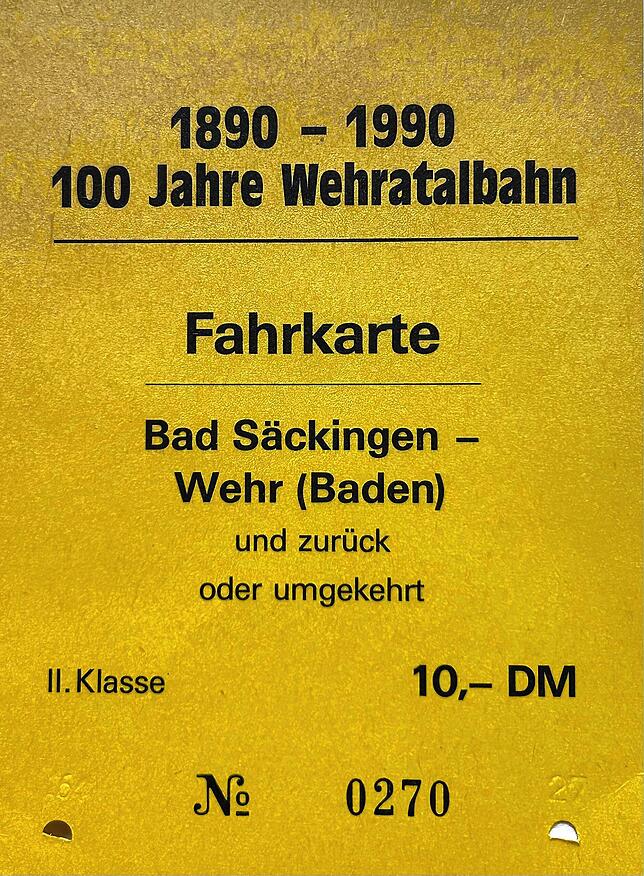 Bild 1: Letzte Fahrt der Wehratalbahn: So emotional war der Abschied 1990 in historischen Bildern