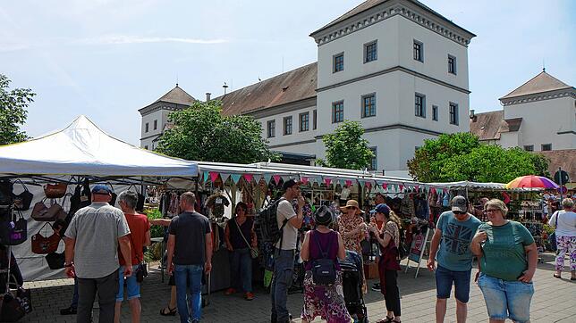 Den Besuchern des traditionellen Handwerker- und Bauernmarkts rund um das Meßkircher Schloss ist am vergangenen Sonntag erneut ein ...