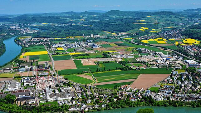 Das Sissler Feld &ndash; hier sind bereits Novartis, Syngenta, Lonza und DSM ansässige, mit der Entwicklung der noch freien Flächen ...