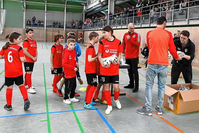 Bild 23: FC 08 Villingen Hallen-Bezirksmeister bei den E-Junioren – wir haben die besten Turnier-Bilder!