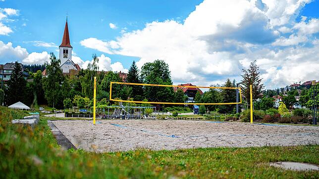 Das Beachvolleyballfeld im Schonacher Kurpark lädt wieder zum Spielen ein. Foto: Gemeinde