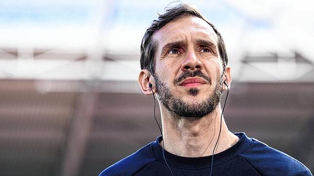 Freiburgs Trainer Julian Schuster verlängert bei den Breisgauern.