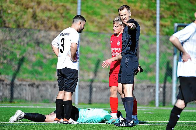 Bild 33: Der FC 08 Bad Säckingen siegt gegen FC Dachsberg mit 3:0 &ndash; und wir haben die Bilder!