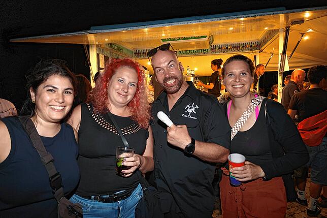 Bild 13: Maritimes Flair und Partystimmung: So feiern die Gäste beim Hafenfest 2025 in Staad
