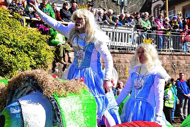 Bild 8: Die besten Bilder der Schramberger Bachnafahrt am Rosenmontag