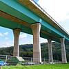 Über Lärmbelästigung durch den Ausweichverkehr der gesperrten A&nbsp;98 klagen Anwohner in Degerfelden. Im Bild die südliche Fahrbahn ...