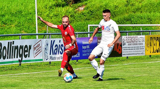 Bild 3: FC Erzingen bezwingt den FC Wallbach deutlich &ndash; und wir haben die Bilder!