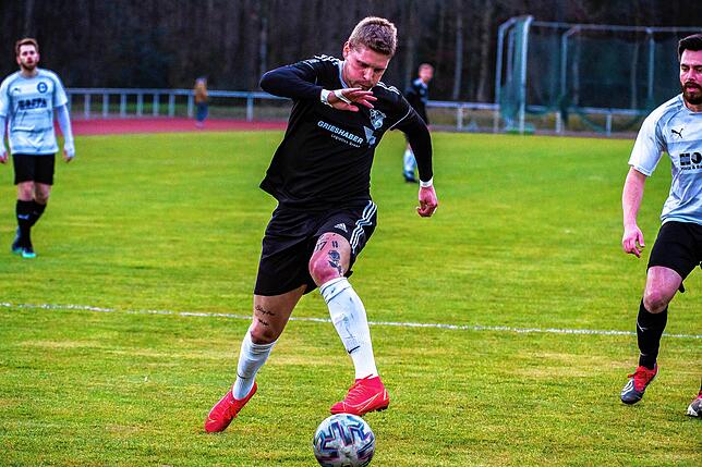 Bild 26: SV 08 Laufenburg II bremst FC 08 Bad Säckingen mit 1:1 im Verfolgerduell &ndash; und wir haben Bilder!