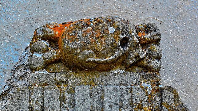 Memento Mori – Gedenke Deiner Sterblichkeit! Symbole wie Totenschädel, Knochen, Sanduhren oder auch Seifenblasen finden sich bis weit ...