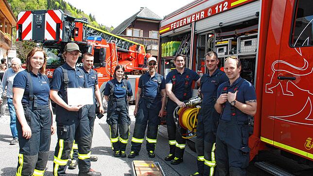 Beim Blaulichttag im Rahmen des Lebküchlermarktes und des Frühlingserwachens in Todtmoos ist auch die Freiwillige Feuerwehr präsent. ...