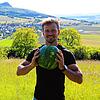 Grün, gestreift und saftig sind die Wassermelonen aus dem Hegau dank Gemüsebauer Philipp Buhl. Viel Arbeit und Leidenschaft stecken im ...
