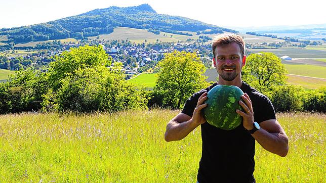 Grün, gestreift und saftig sind die Wassermelonen aus dem Hegau dank Gemüsebauer Philipp Buhl. Viel Arbeit und Leidenschaft stecken im ...