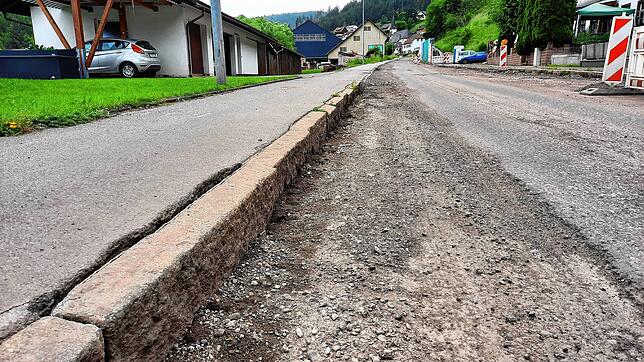 Auch die Gehwege werden bei der Sanierung der Ortsdurchfahrt Hammereisenbach erneuert. Der Gemeinderat entschied sich dabei für ein ...