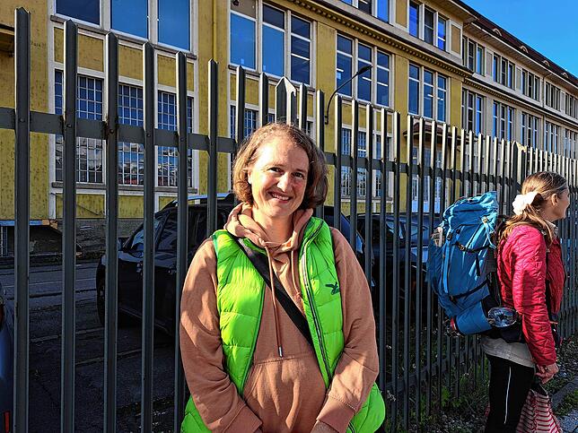 Sie muss länger warten: Stefanie Pächter erzählt, dass der Ersatzbus nach Mühlhausen-Ehingen für sie bisher nicht gut funktioniert.