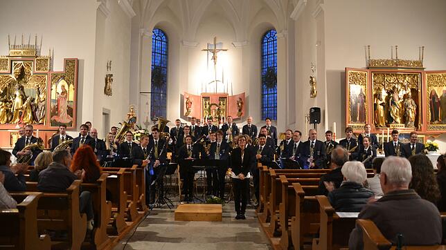 Die Stadtkapelle Meersburg unter Marianne Halder bot eine hervorragendes Konzert.