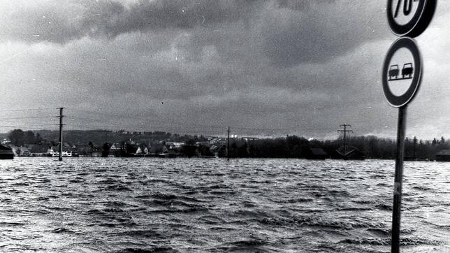 Blick von der B&nbsp;27 auf Allmendshofen: Was erscheint wie das Bild einer Stadt an der Meeresküste ist der Donaueschinger Stadtteil ...