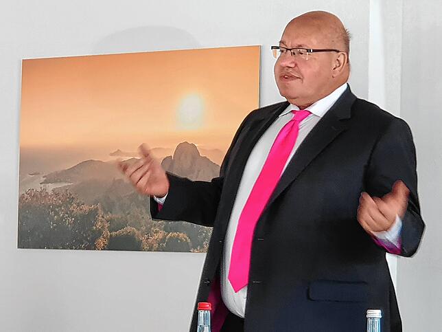 Lobt die Wirtschaft der Region in der Krise. Der bisherige Wirtschaftsminister Peter Altmaier strich die Bemühungen der Firmenchefs im ...
