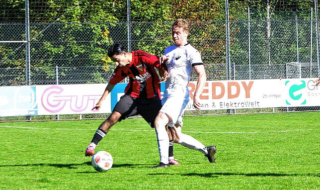 Bild 7: FC Überlingen unterliegt FC Pfaffenweiler mit 0:2. Wir waren mit der Kamera dabei!