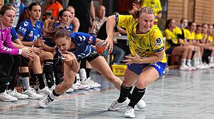 Katja Allgaier (rechts) vom SV Allensbach gegen Leah Stutz (LK Zug). An diesem Wochenende findet der Bezirkssparkasse Reichenau ...